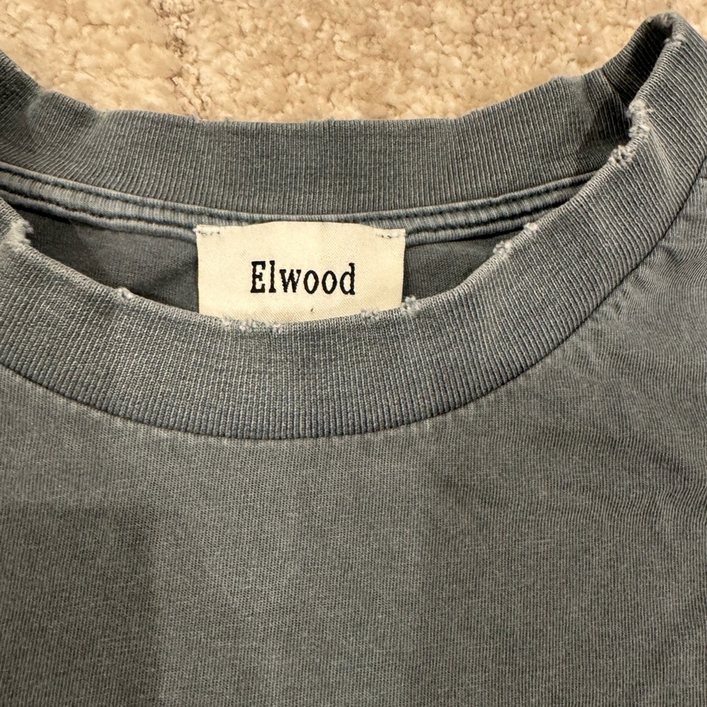 T-Shirt - Picture 3 of 4